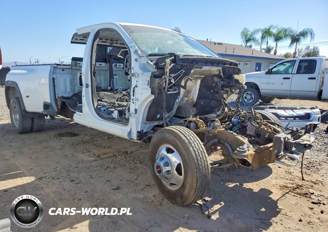 2023 GMC Sierra K3500 Denali VIN:1GT49WEY0PF220755 - 4