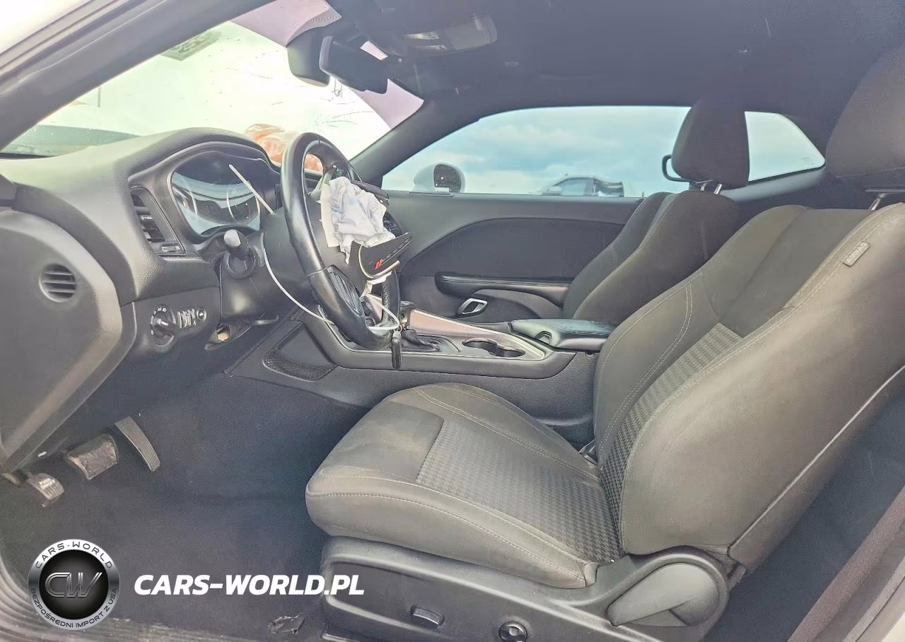 2019 Dodge Challenger Sxt VIN:2C3CDZAG0KH675206 - 7