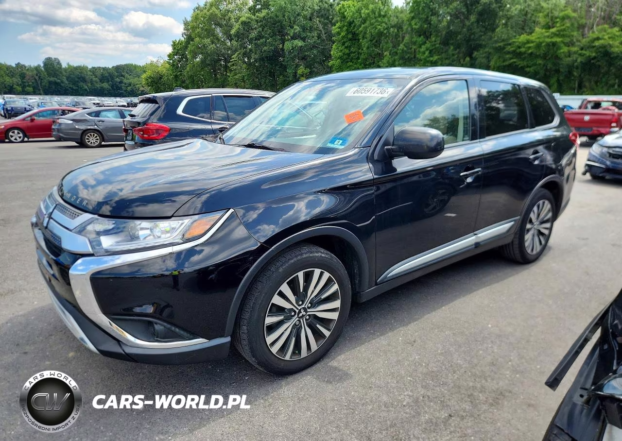 2020 Mitsubishi Outlander Es – zdjęcie 1 z 13