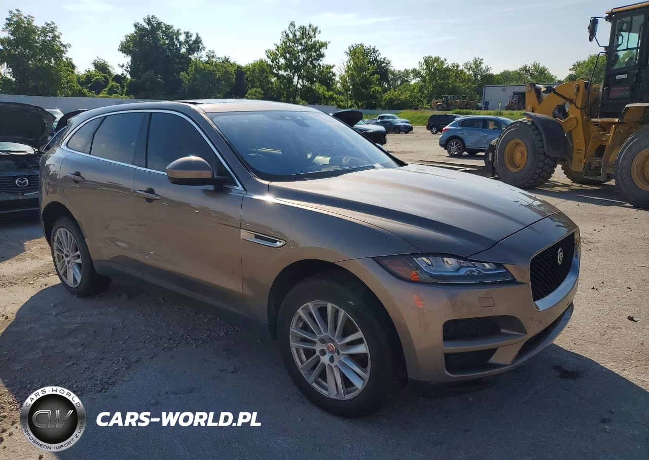 2017 Jaguar F-Pace Prestige VIN:SADCK2BV1HA895844 - 4