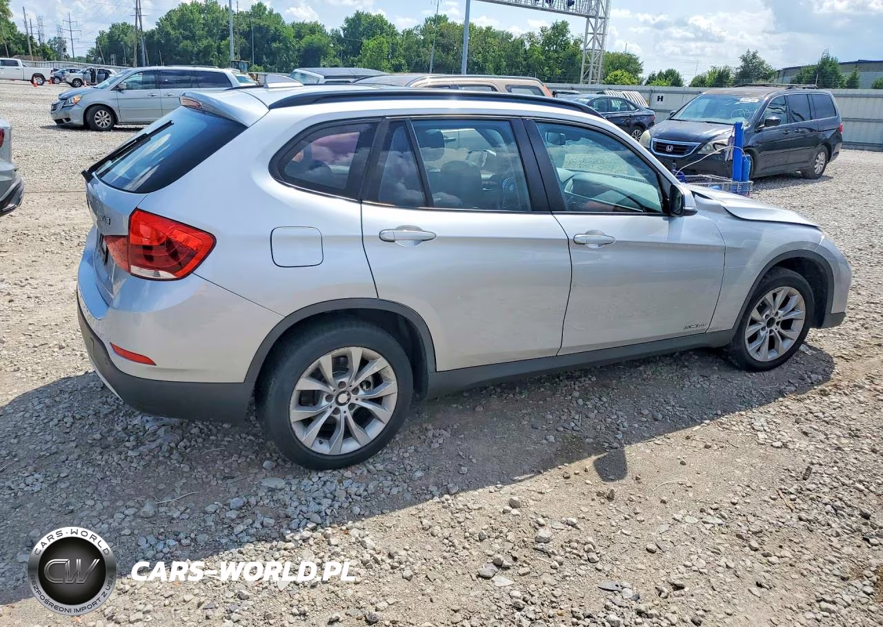 2014 BMW X1 xDrive28I VIN:WBAVL1C58EVY17136 - 3