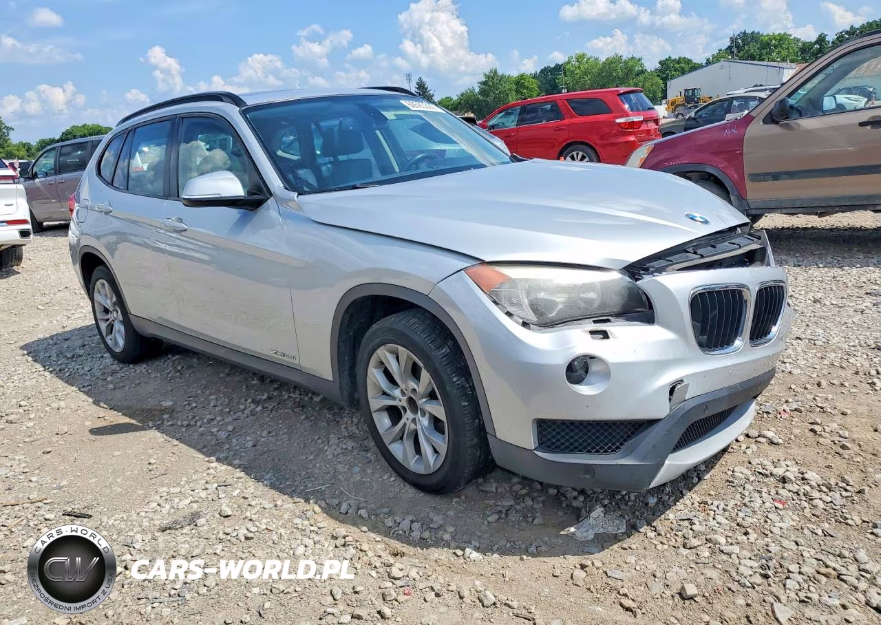 2014 BMW X1 xDrive28I VIN:WBAVL1C58EVY17136 - 4