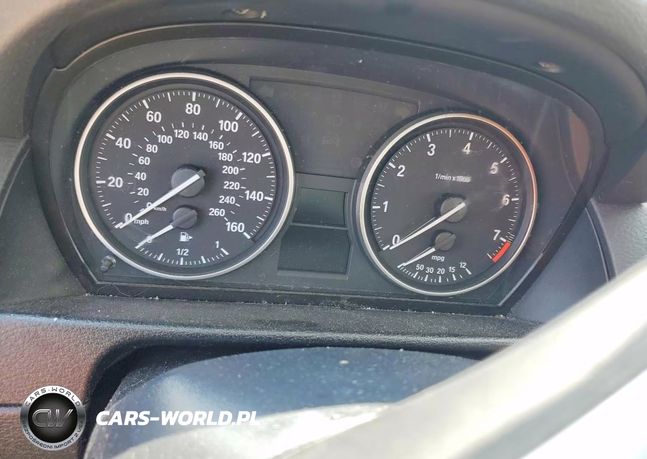 2014 BMW X1 xDrive28I VIN:WBAVL1C58EVY17136 - 9
