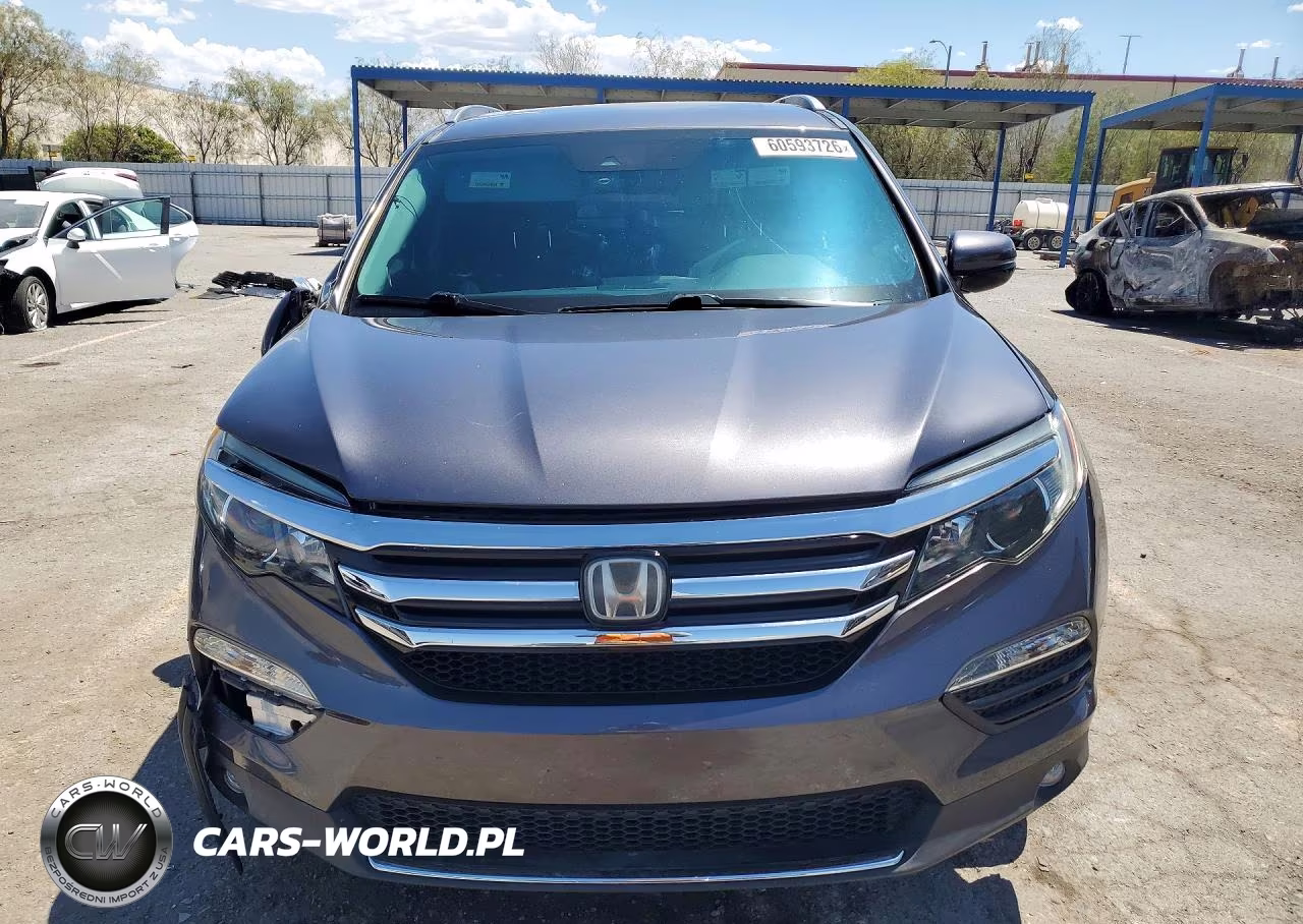 2018 Honda Pilot Touring VIN:5FNYF6H96JB051772 - 5