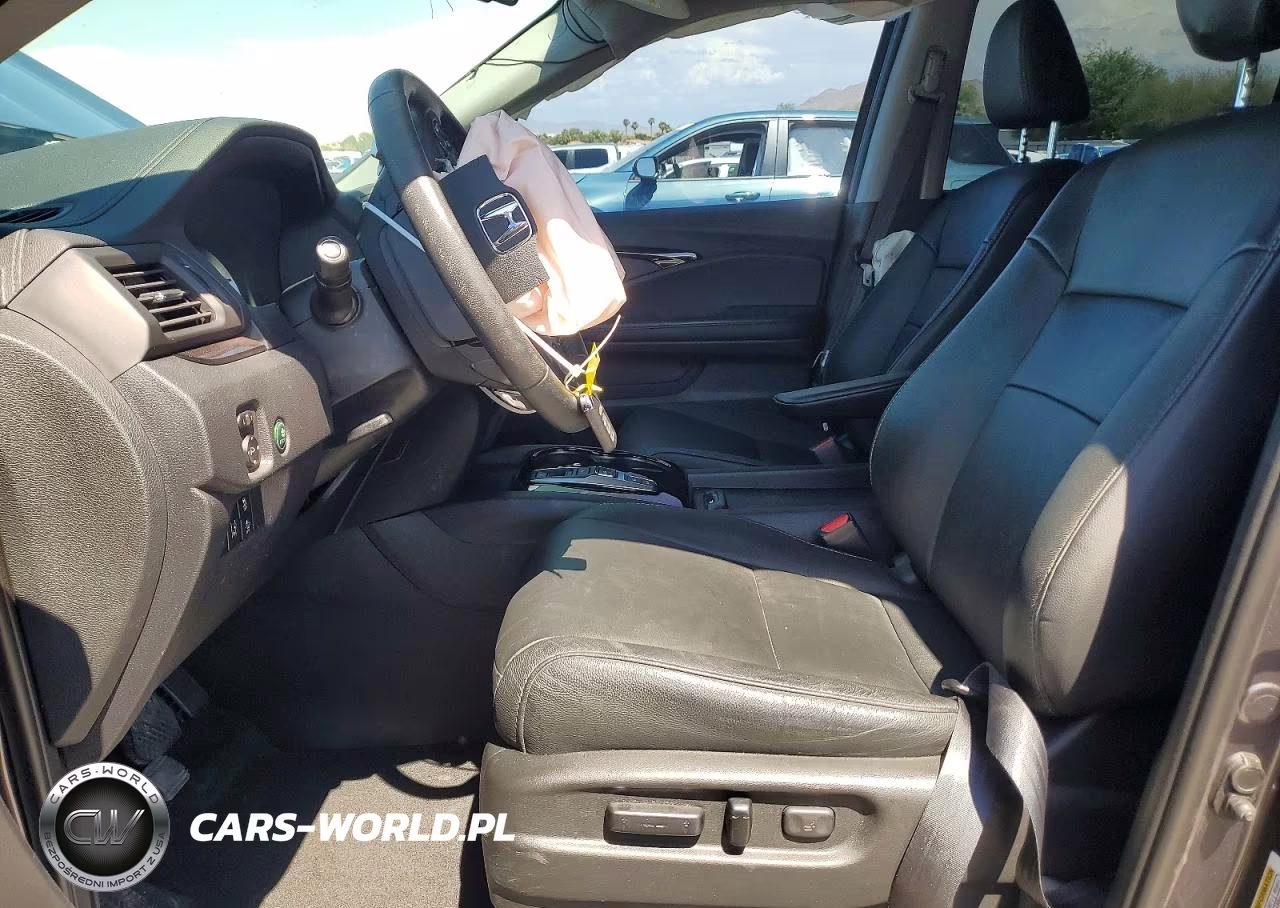 2018 Honda Pilot Touring VIN:5FNYF6H96JB051772 - 7