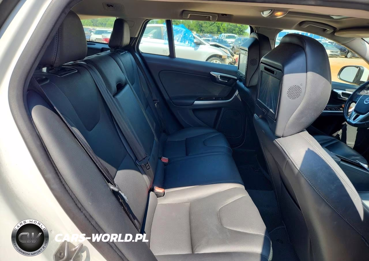 2016 Volvo V60 T5 Platinum VIN:YV140MEM7G1293415 - 10