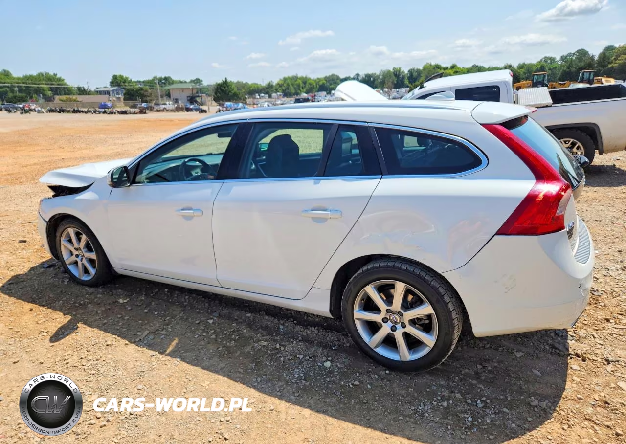 2016 Volvo V60 T5 Platinum VIN:YV140MEM7G1293415 - 2