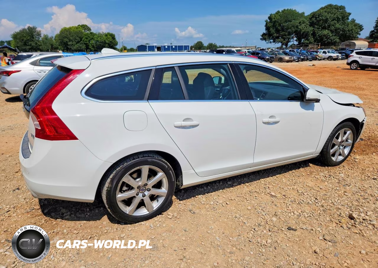 2016 Volvo V60 T5 Platinum VIN:YV140MEM7G1293415 - 3