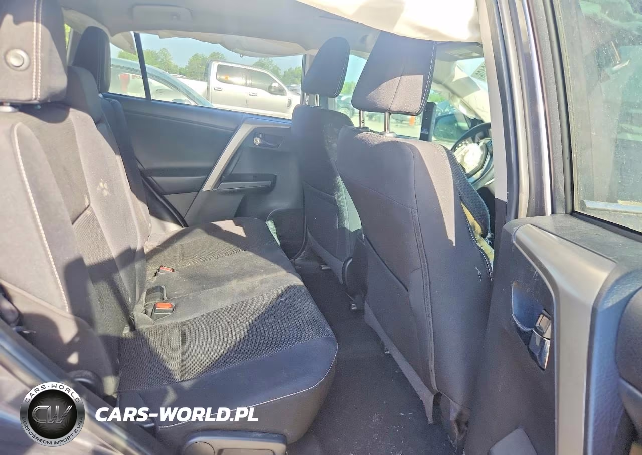 2018 Toyota Rav4 Xle VIN:2T3WFREV1JW521811 - 11