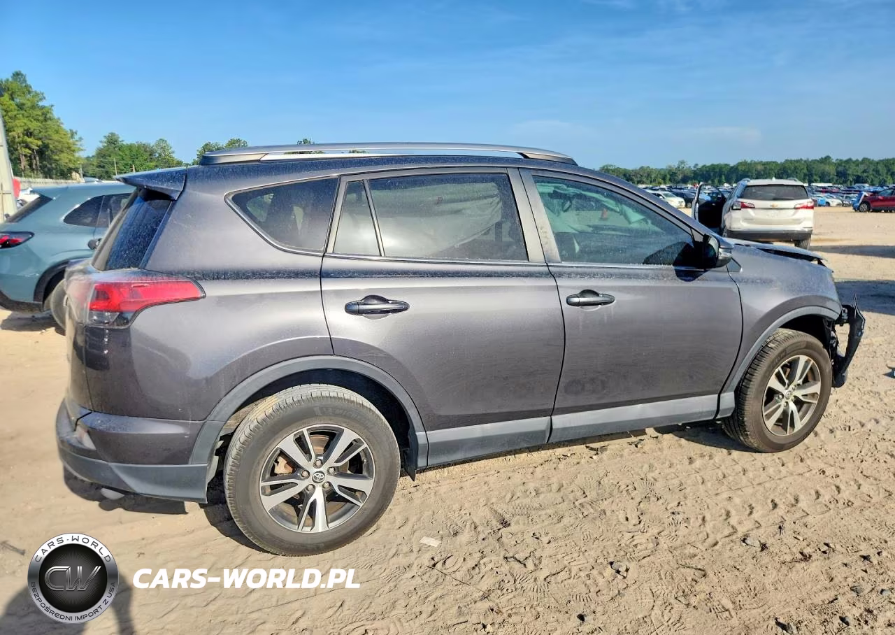 2018 Toyota Rav4 Xle VIN:2T3WFREV1JW521811 - 3