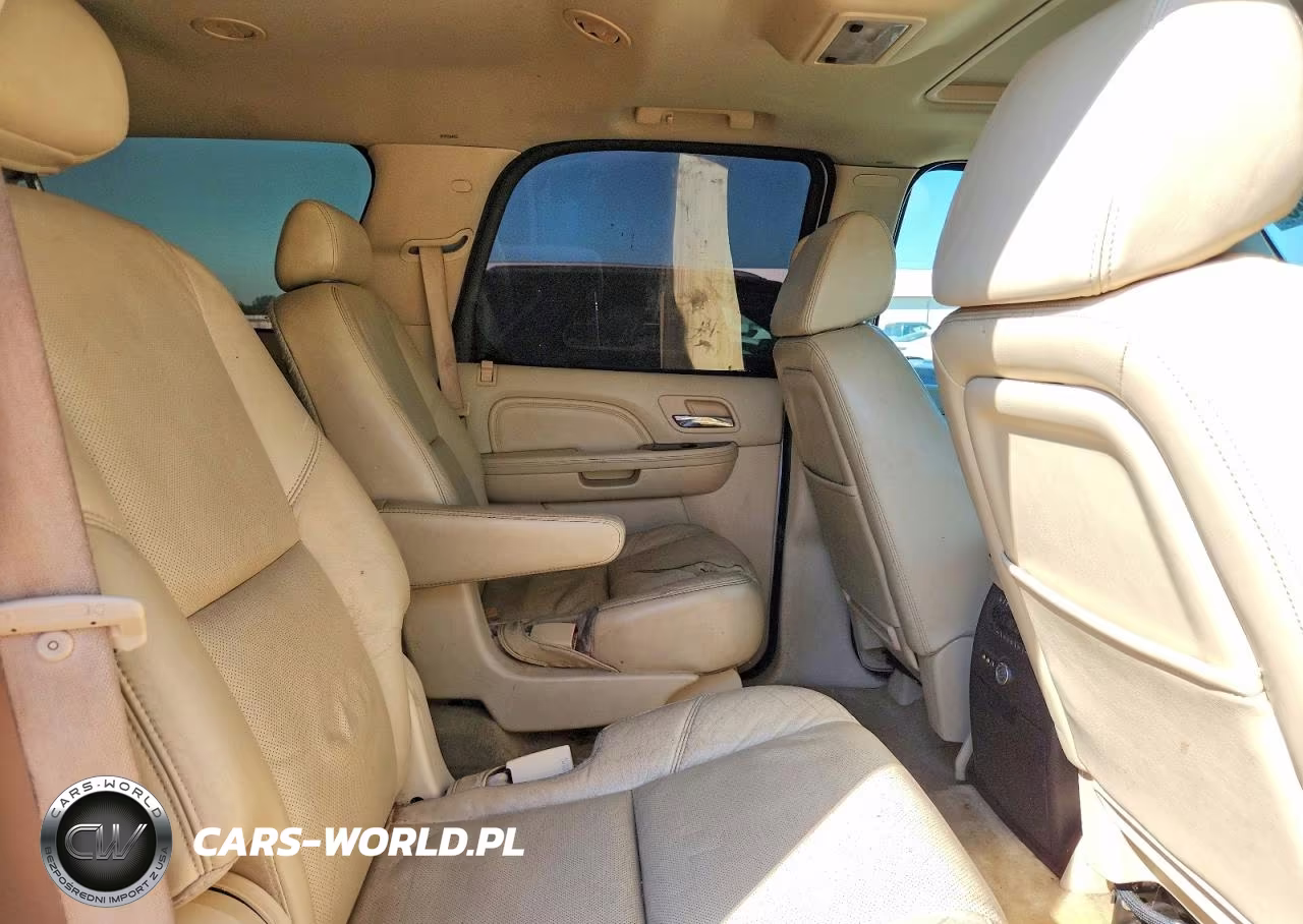 2008 Cadillac Escalade Luxury VIN:1GYFK63868R244004 - 11