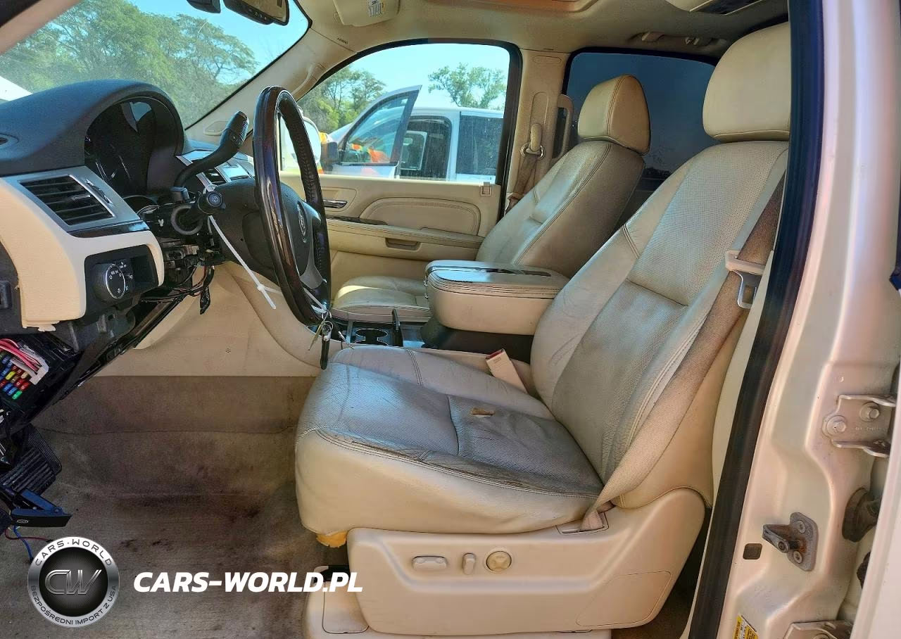 2008 Cadillac Escalade Luxury VIN:1GYFK63868R244004 - 7