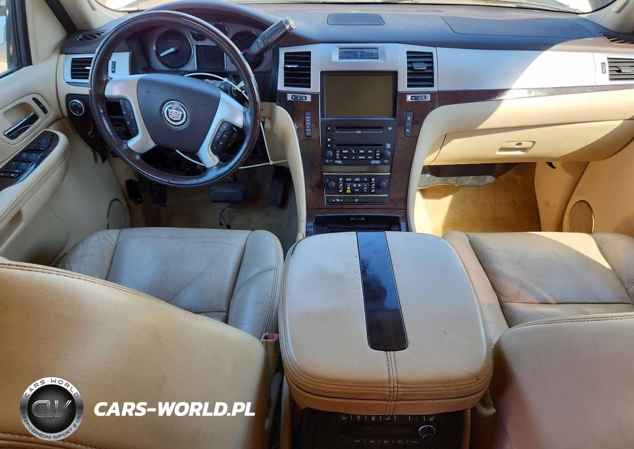 2008 Cadillac Escalade Luxury VIN:1GYFK63868R244004 - 8