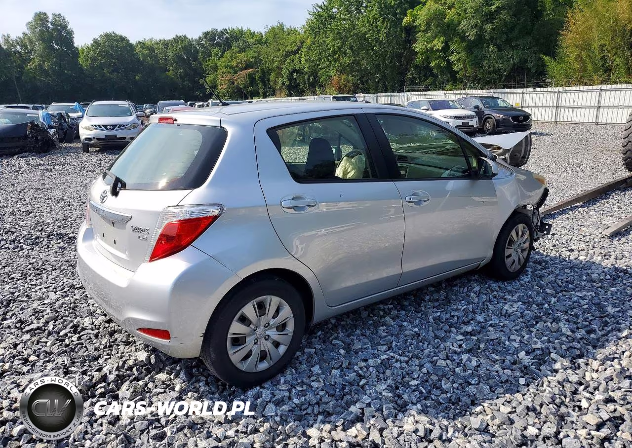 2013 Toyota Yaris 5-Door Le VIN:JTDKTUD30DD569974 - 3