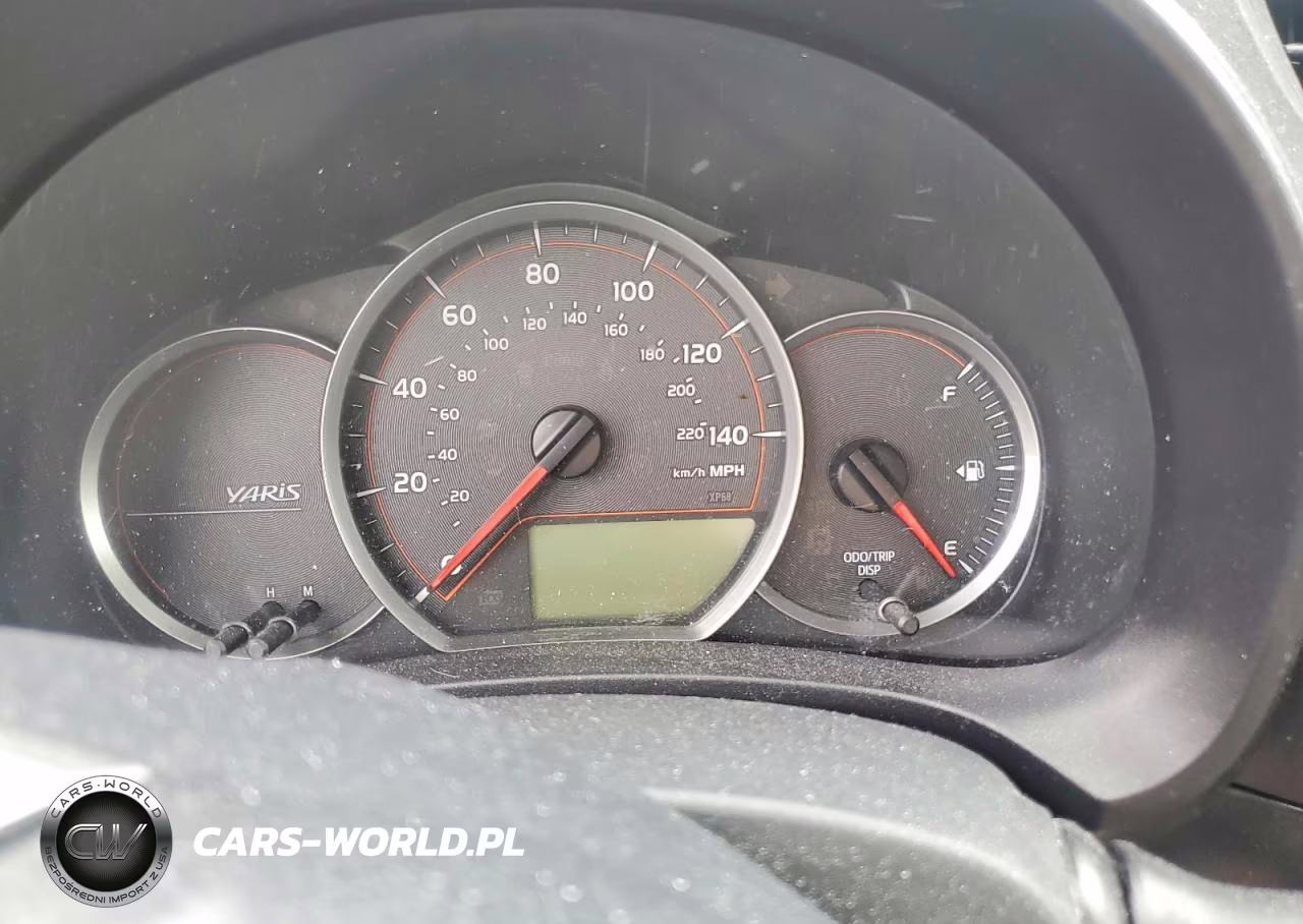 2013 Toyota Yaris 5-Door Le VIN:JTDKTUD30DD569974 - 9