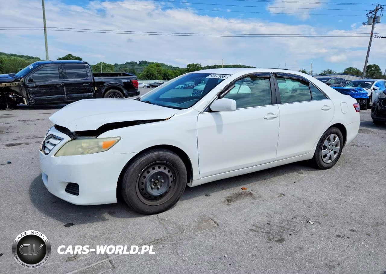 2011 Toyota Camry Le – zdjęcie 1 z 12
