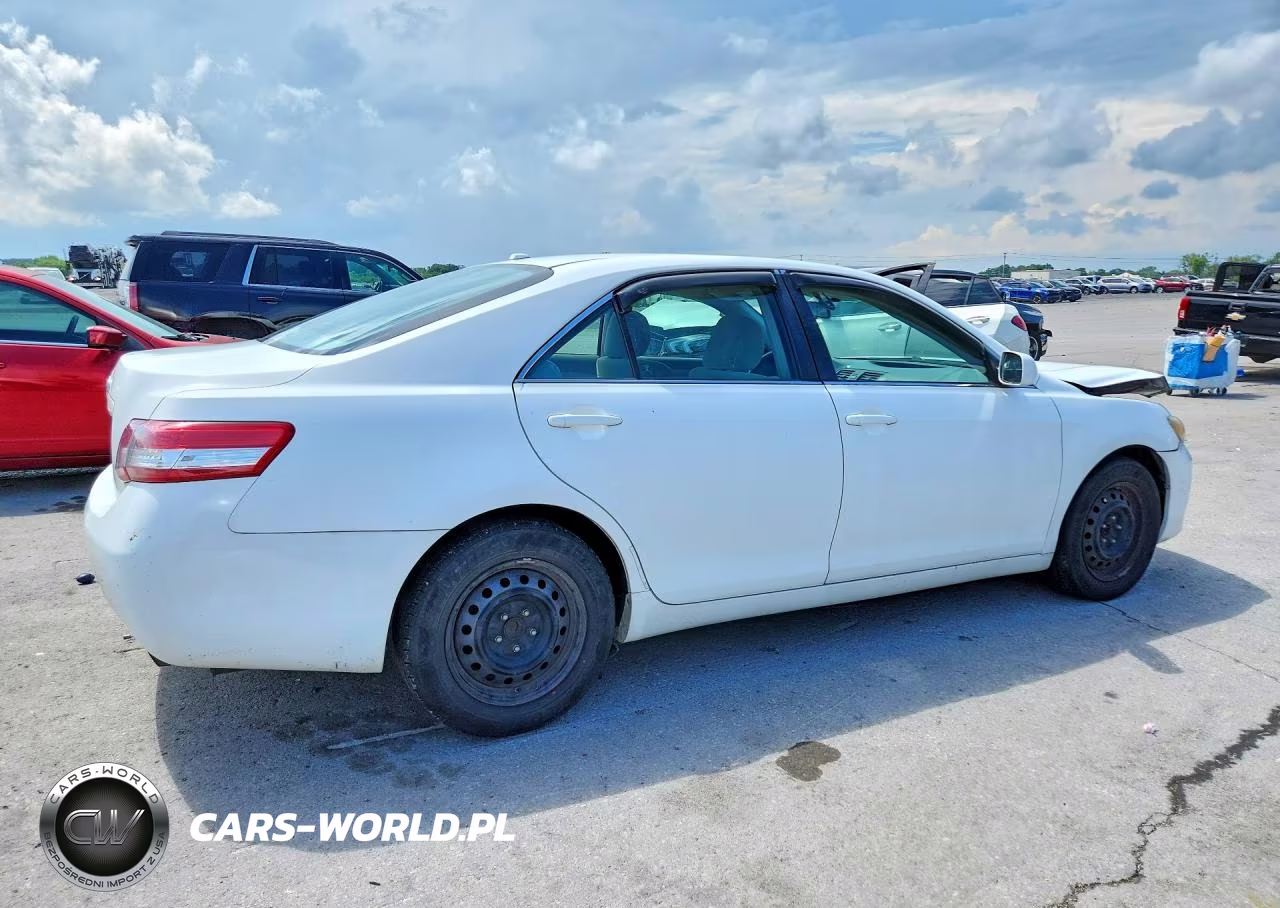 2011 Toyota Camry Le VIN:4T1BF3EK1BU585682 - 3