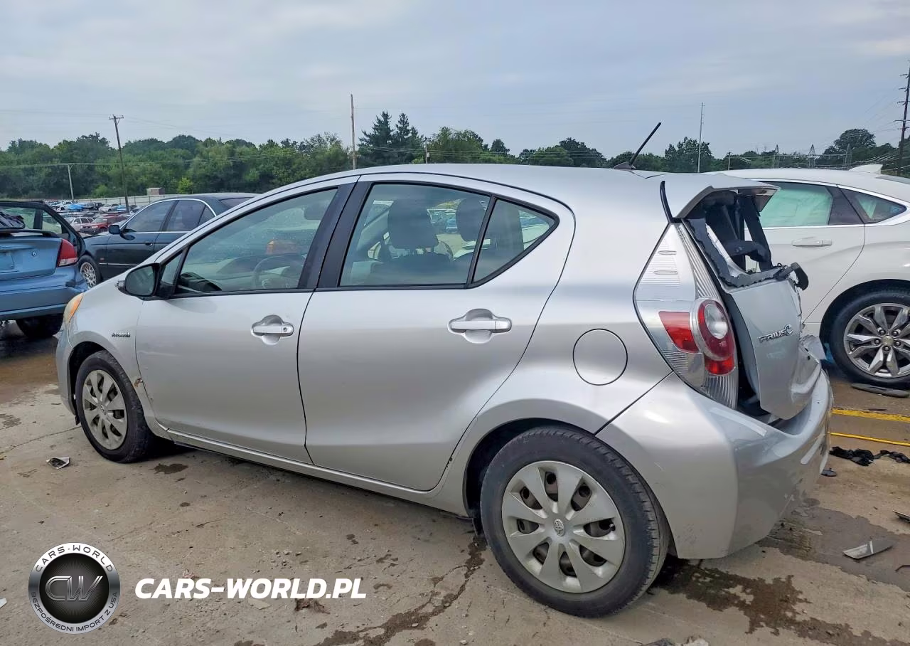 2012 Toyota Prius C Two VIN:JTDKDTB3XC1509064 - 2