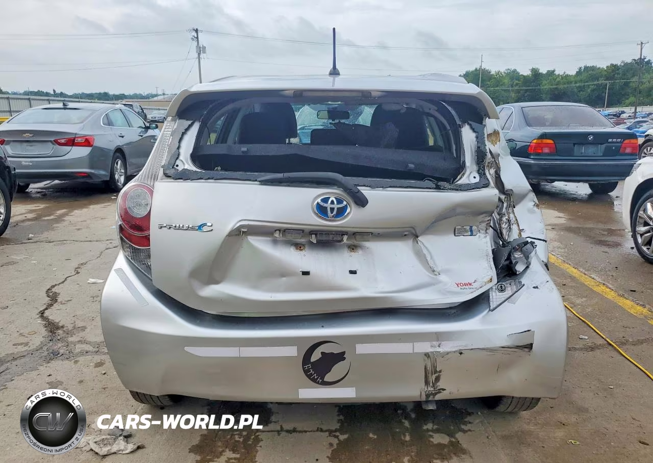 2012 Toyota Prius C Two VIN:JTDKDTB3XC1509064 - 6