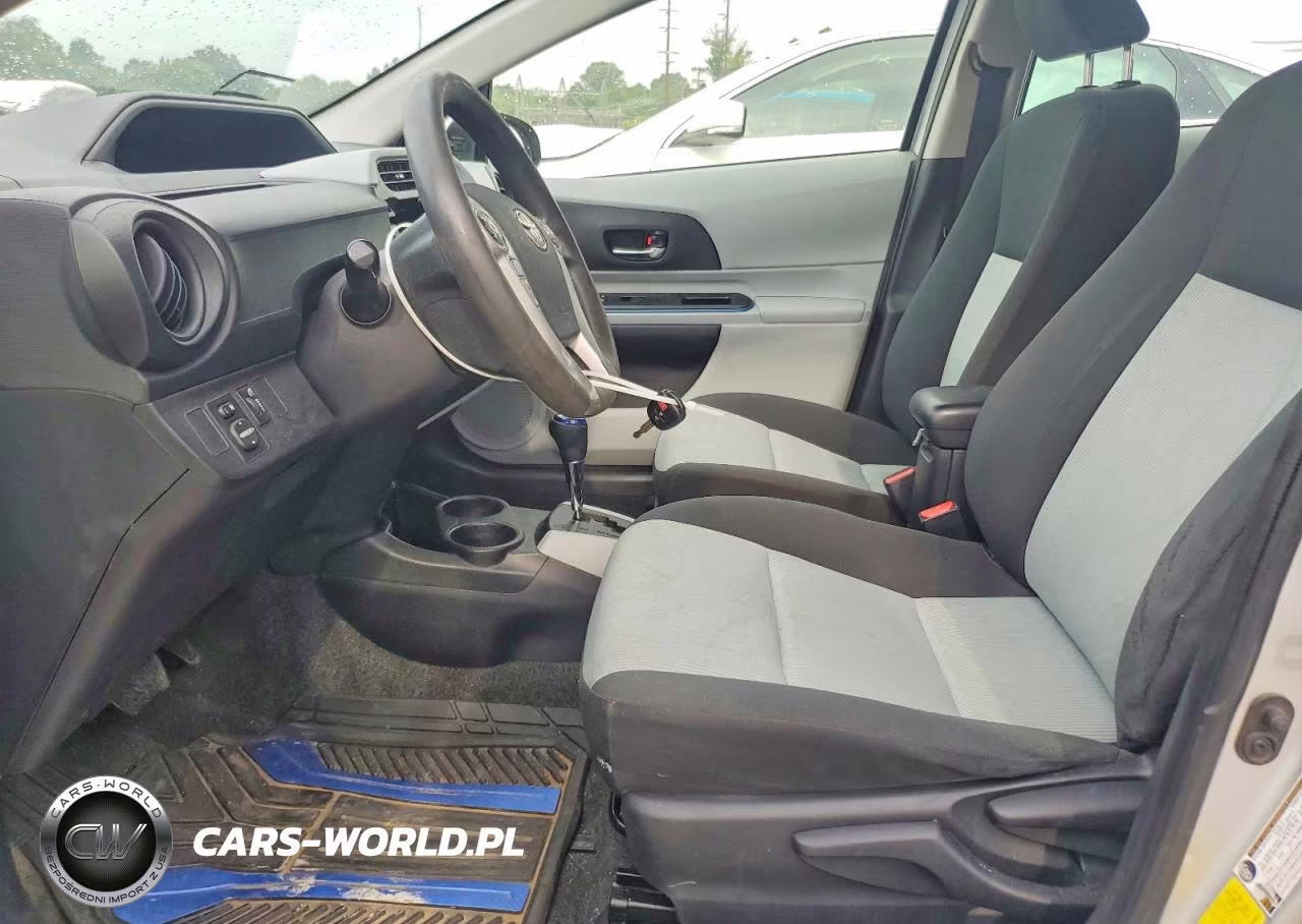 2012 Toyota Prius C Two VIN:JTDKDTB3XC1509064 - 7