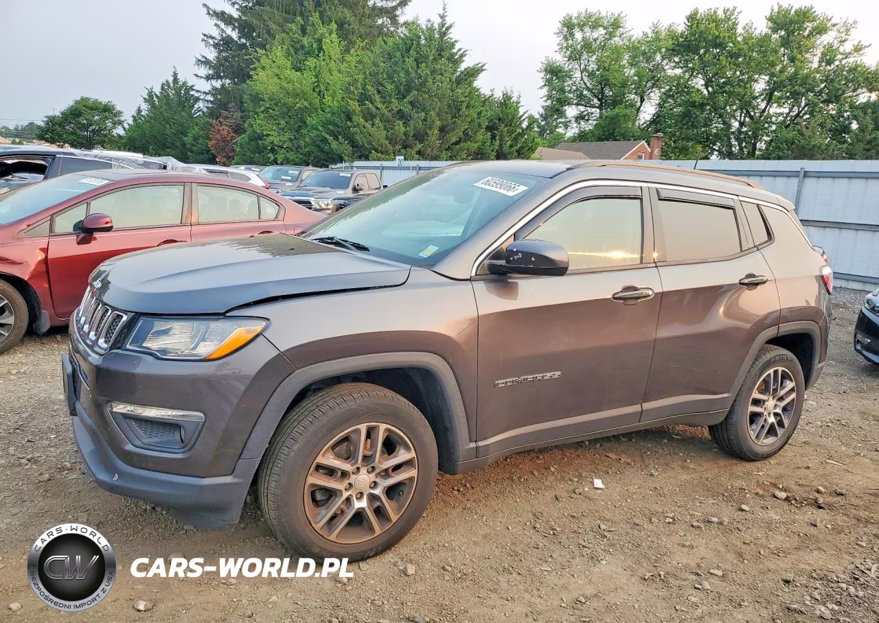 2018 Jeep Compass Latitude – zdjęcie 1 z 12