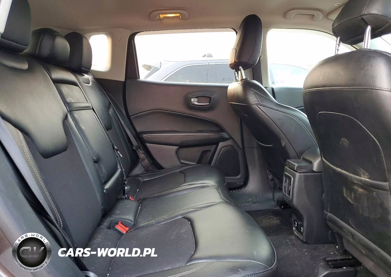 2018 Jeep Compass Latitude VIN:3C4NJDBB8JT178669 - 10