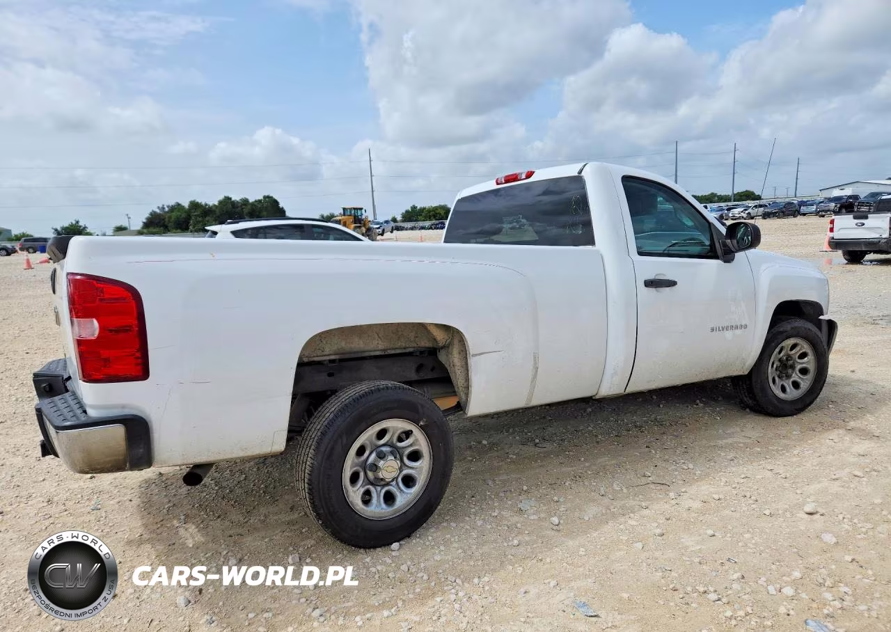 2011 Chevrolet Silverado C1500 VIN:1GCNCPEA0BZ330436 - 3
