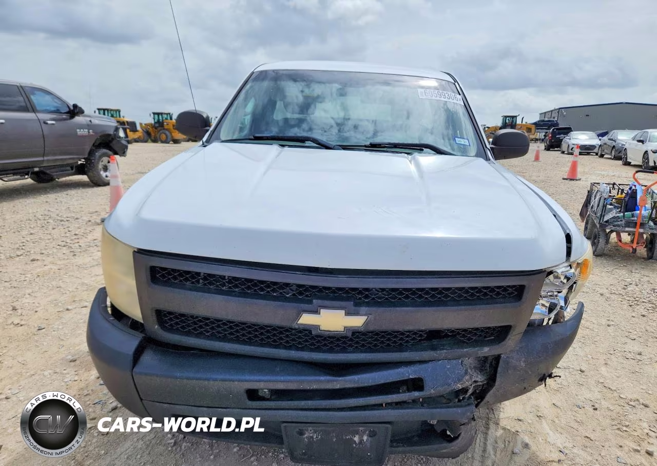 2011 Chevrolet Silverado C1500 VIN:1GCNCPEA0BZ330436 - 5