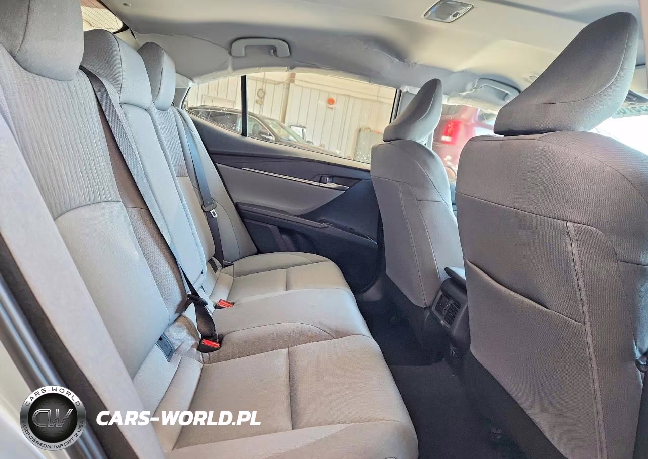 2025 Toyota Camry Le VIN:4T1DAACK8SU154853 - 10