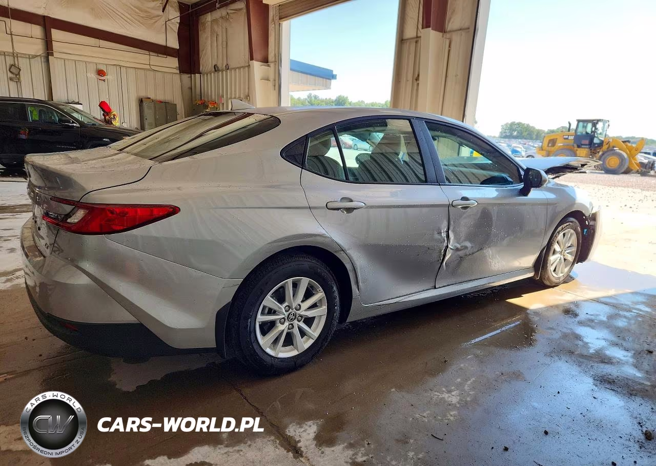2025 Toyota Camry Le VIN:4T1DAACK8SU154853 - 3