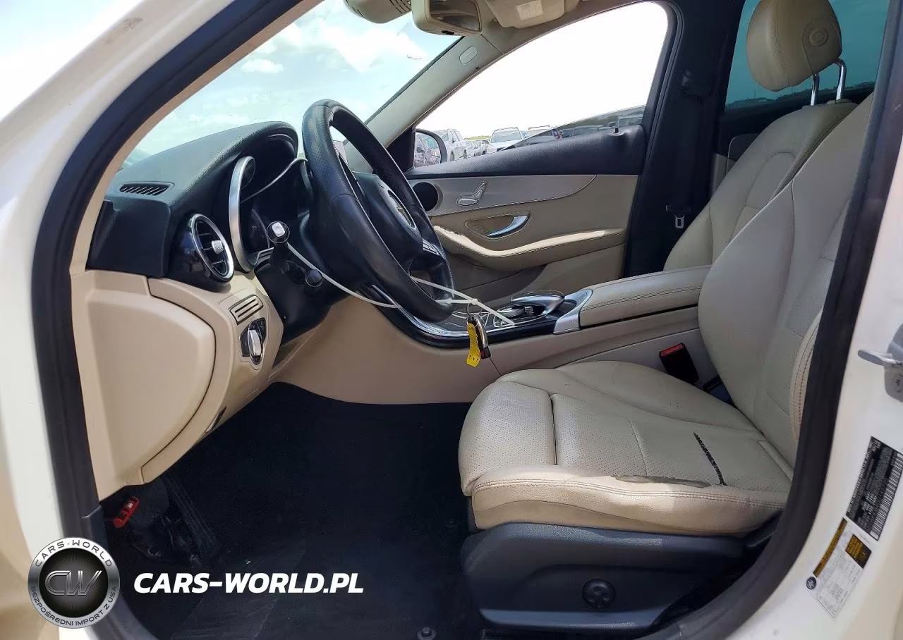 2016 Mercedes-Benz C 300 VIN:55SWF4JB4GU142720 - 7