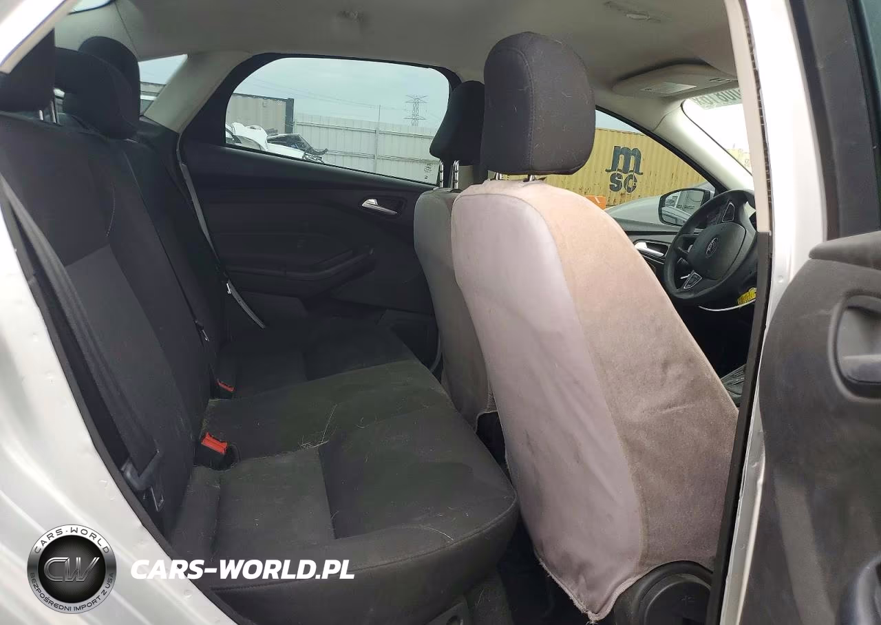 2015 Ford Focus Se VIN:1FADP3F27FL220420 - 10