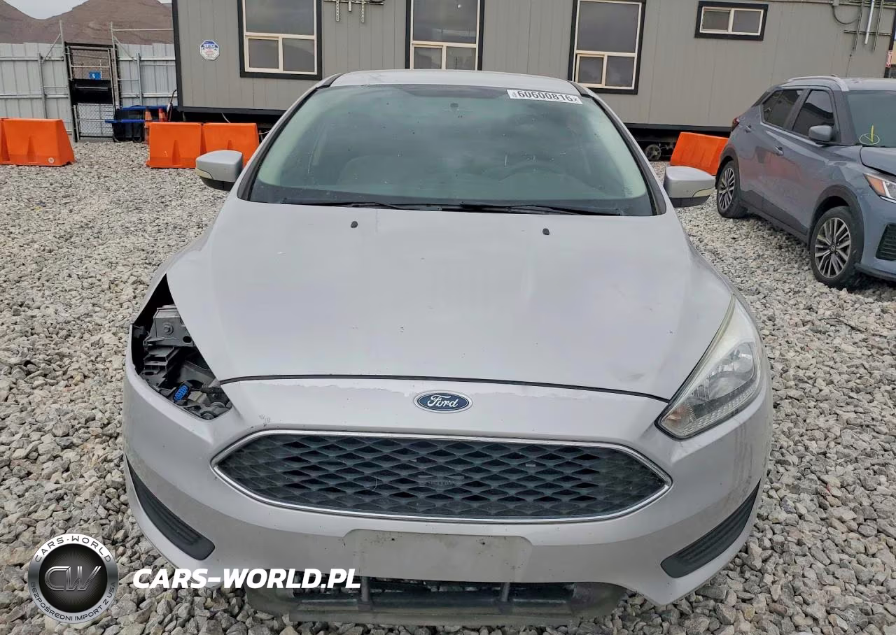 2015 Ford Focus Se VIN:1FADP3F27FL220420 - 5