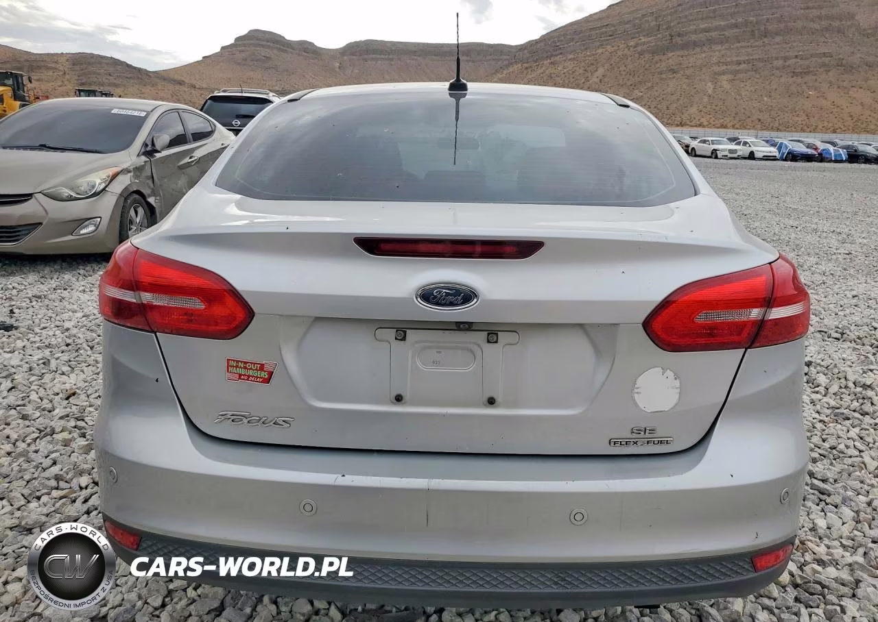 2015 Ford Focus Se VIN:1FADP3F27FL220420 - 6