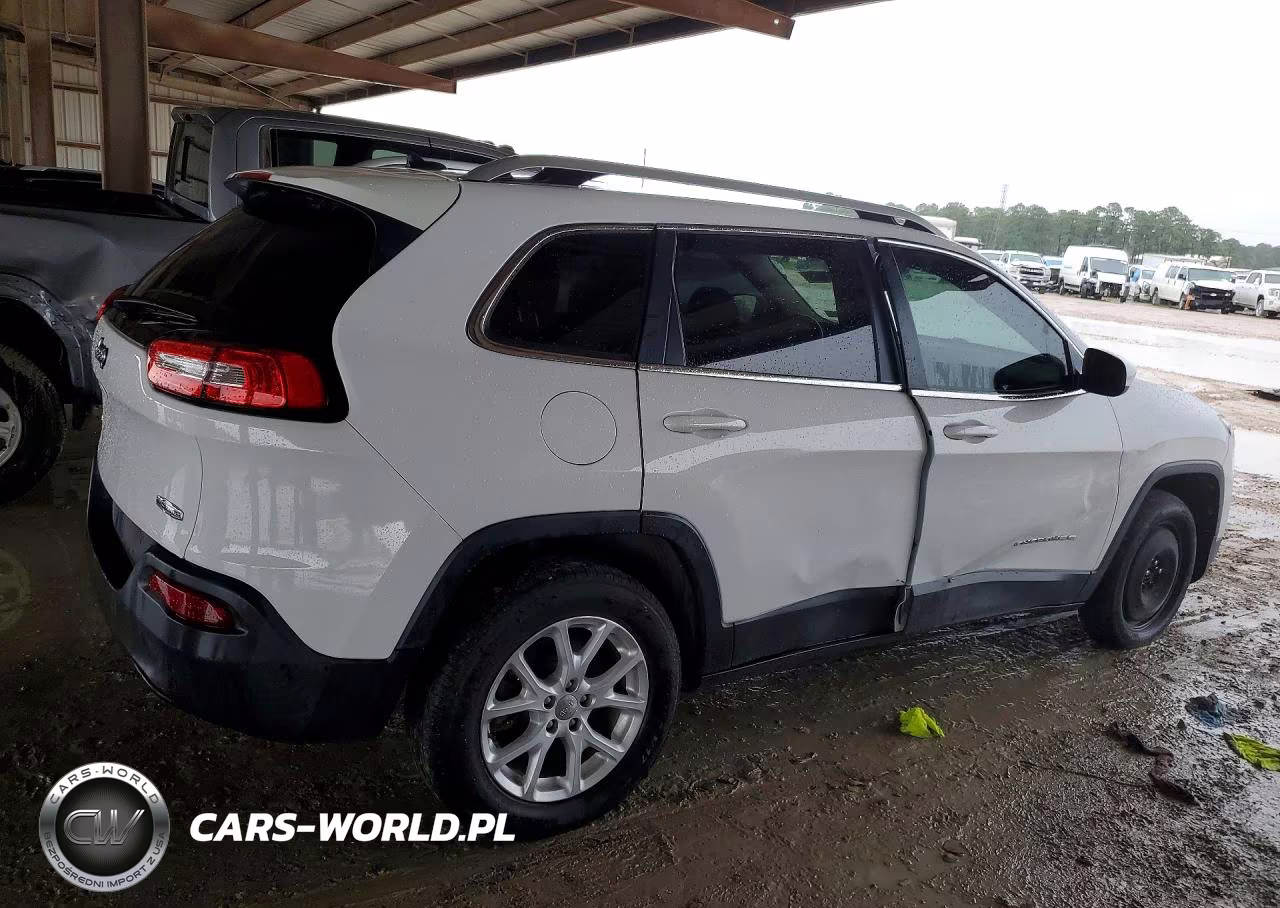 2015 Jeep Cherokee Latitude VIN:1C4PJMCBXFW619498 - 3