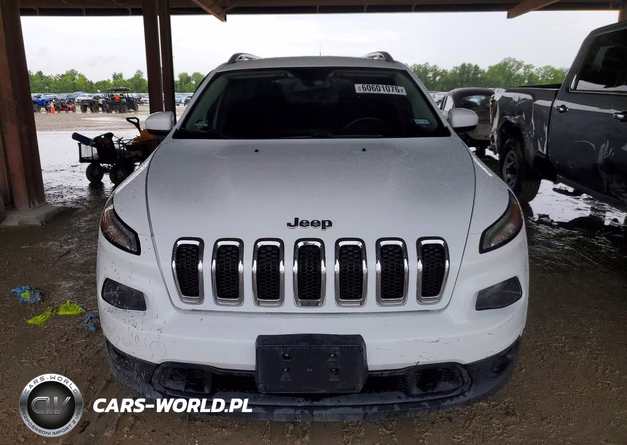 2015 Jeep Cherokee Latitude VIN:1C4PJMCBXFW619498 - 5