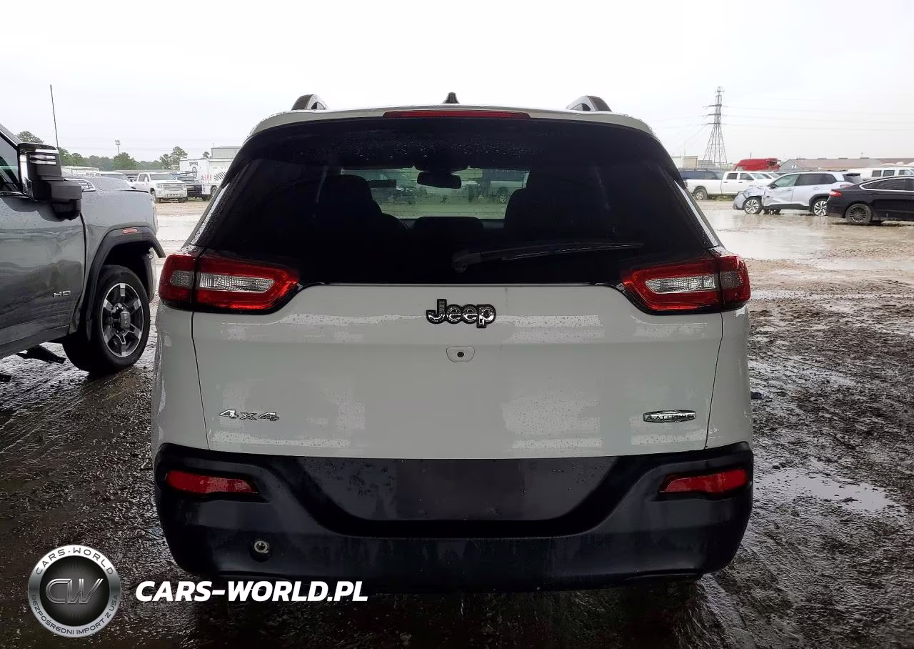 2015 Jeep Cherokee Latitude VIN:1C4PJMCBXFW619498 - 6