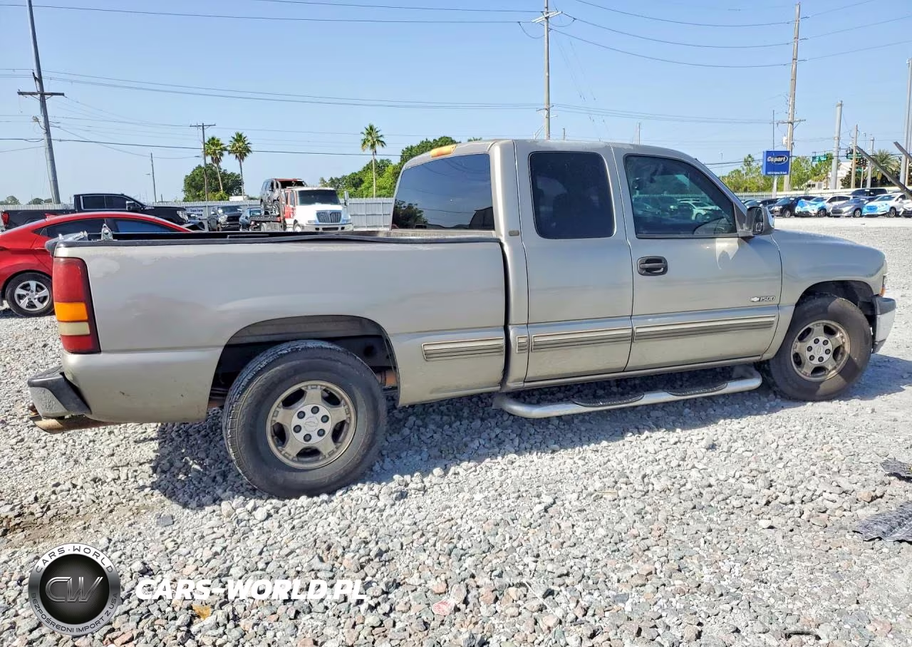 2000 Chevrolet Silverado C1500 VIN:1GCEC19T4YZ260179 - 3
