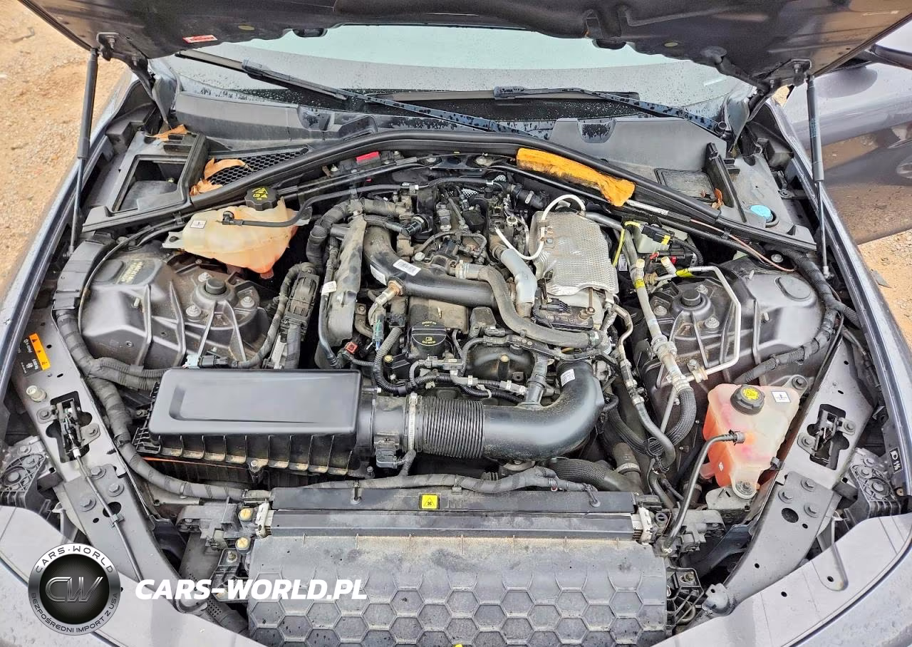 2018 Alfa Romeo Giulia Ti VIN:ZARFAECN8J7589597 - 11