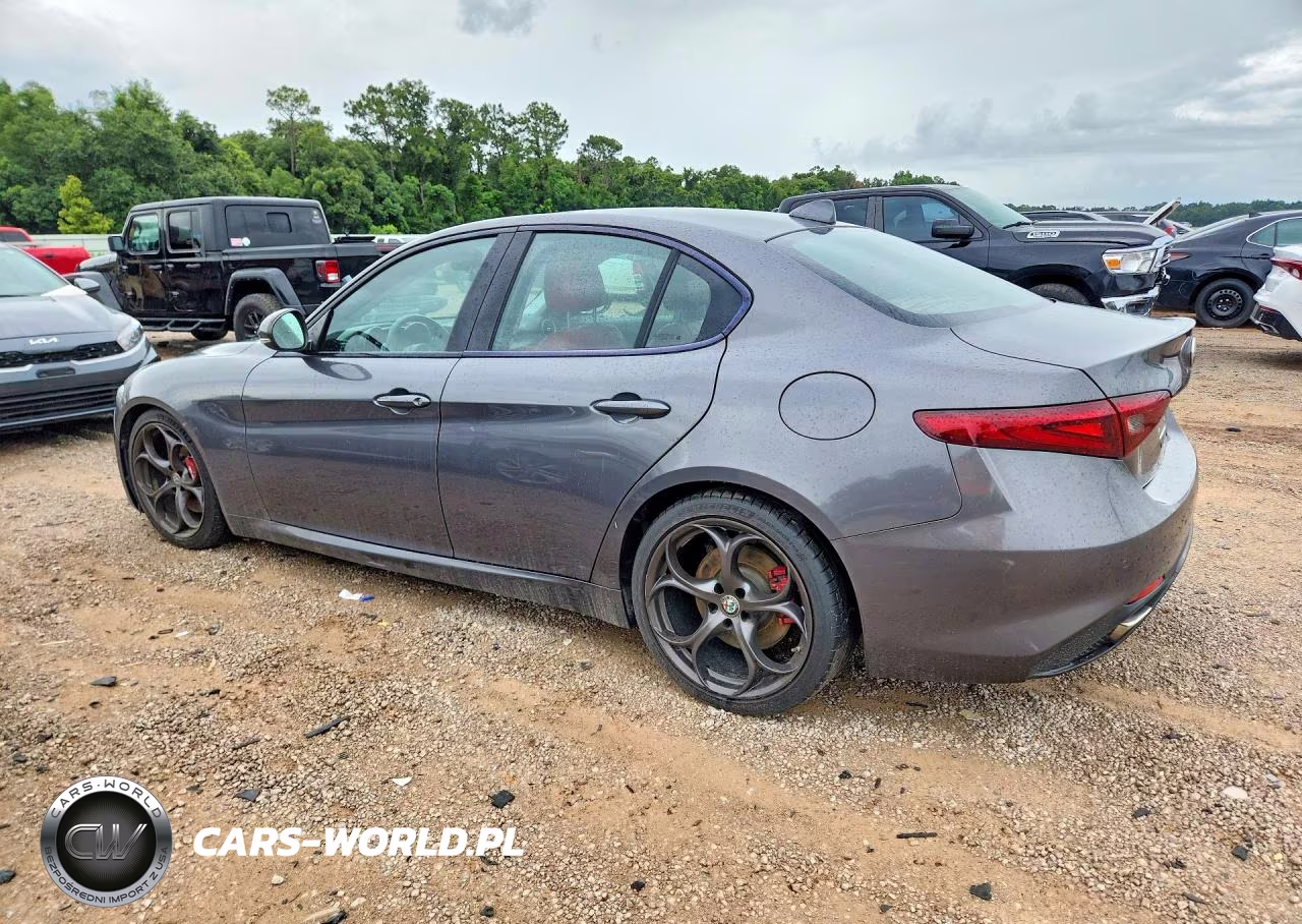 2018 Alfa Romeo Giulia Ti VIN:ZARFAECN8J7589597 - 2