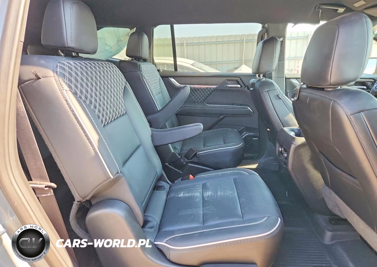 2025 GMC Acadia Denali VIN:1GKENRRSXSJ123015 - 11