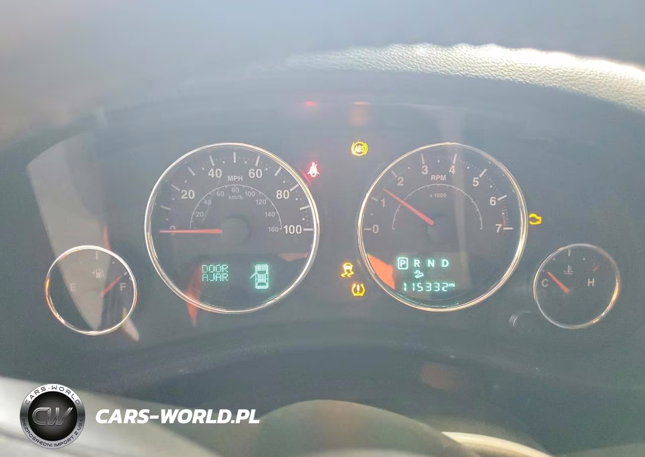 2014 Jeep Wrangler Unlimited Sport VIN:1C4HJWDG2EL311591 - 9