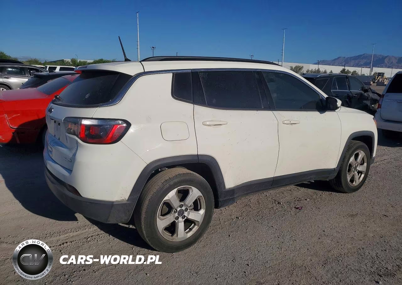 2018 Jeep Compass Latitude VIN:3C4NJCBB6JT248325 - 3