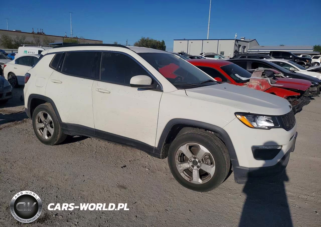2018 Jeep Compass Latitude VIN:3C4NJCBB6JT248325 - 4