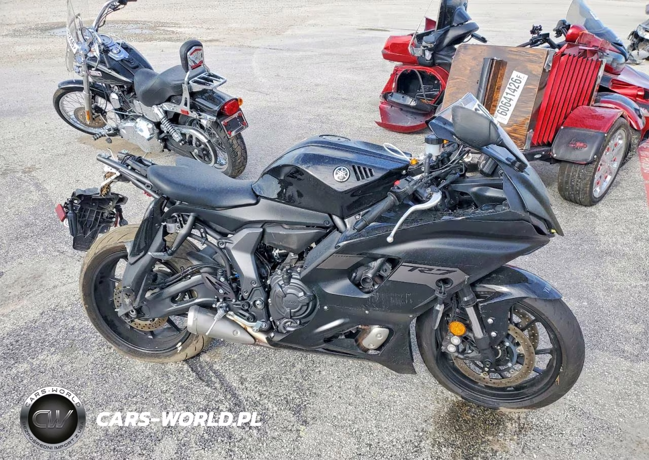 2025 Yamaha Yzfr7