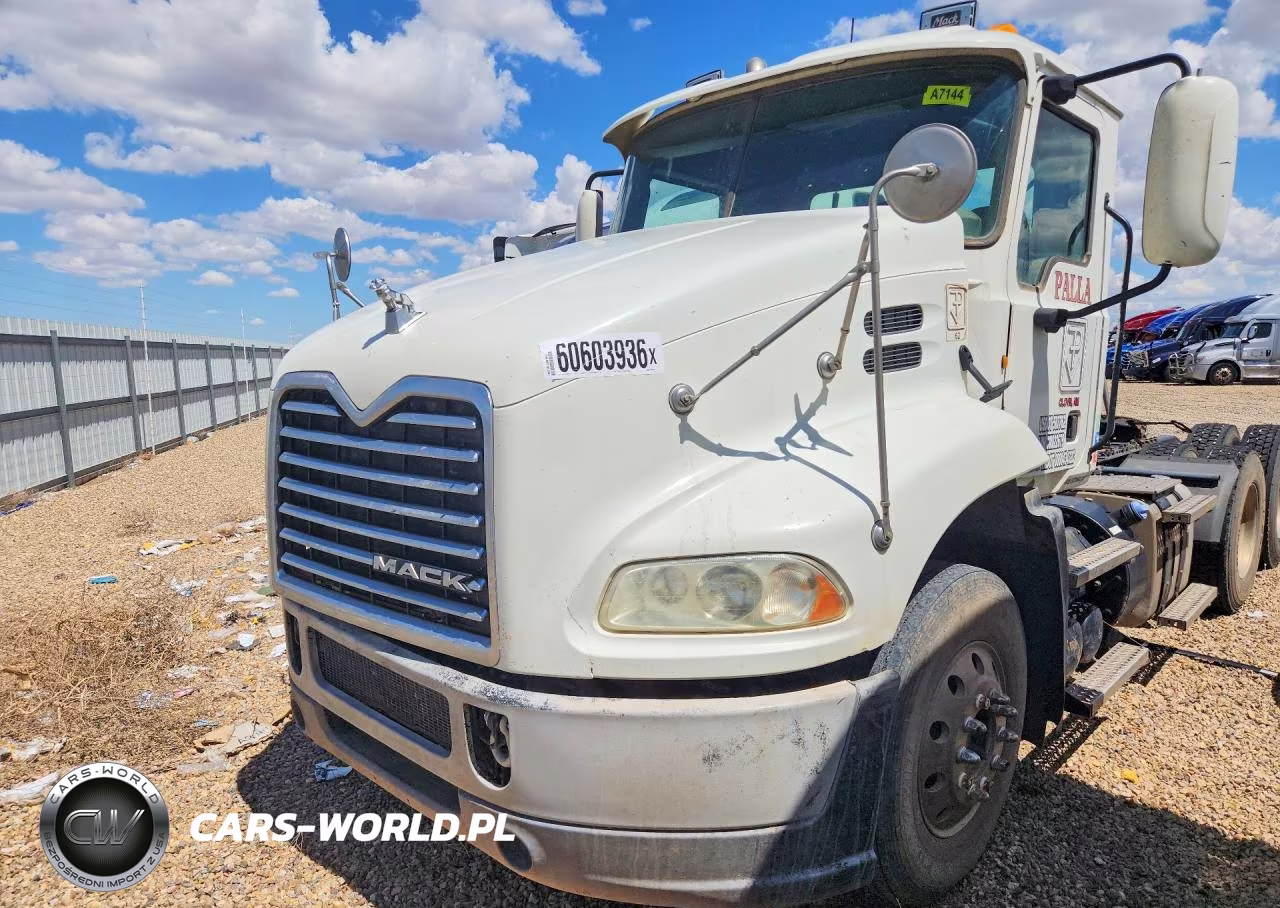 2012 Mack Cxu613 Semi Truck