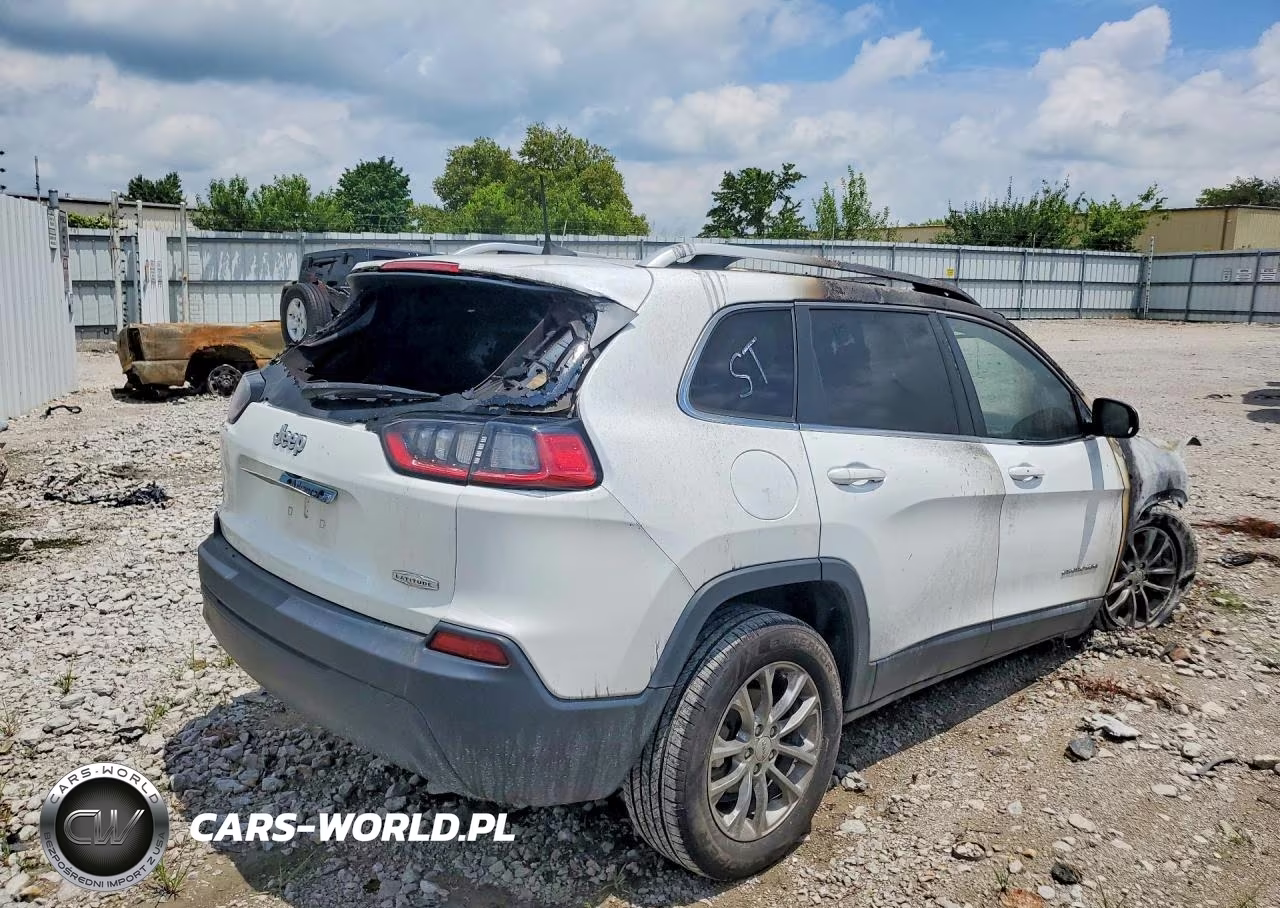 2019 Jeep Cherokee Latitude VIN:1C4PJLLB7KD232794 - 3