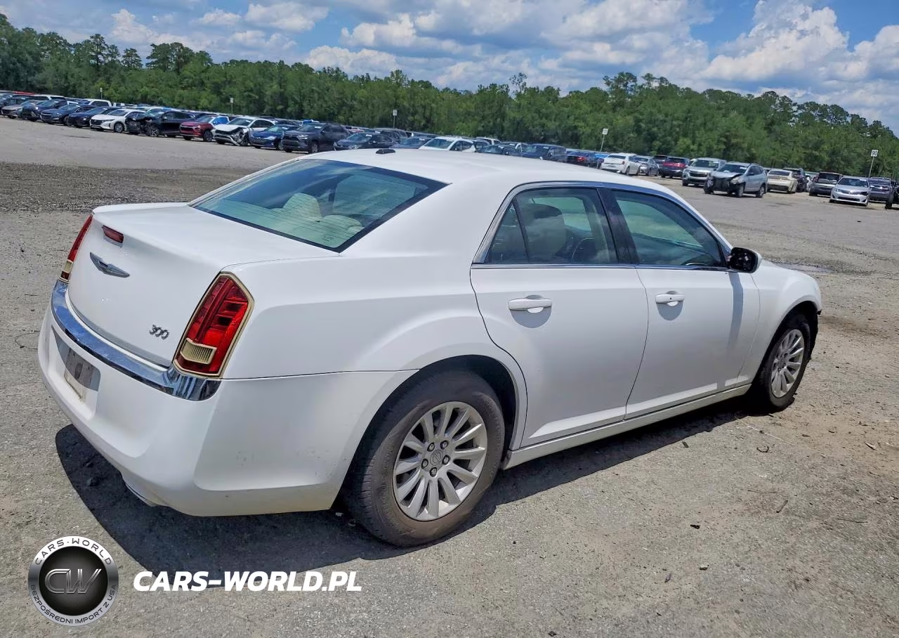 2011 Chrysler 300 VIN:2C3CA4CG2BH574726 - 3