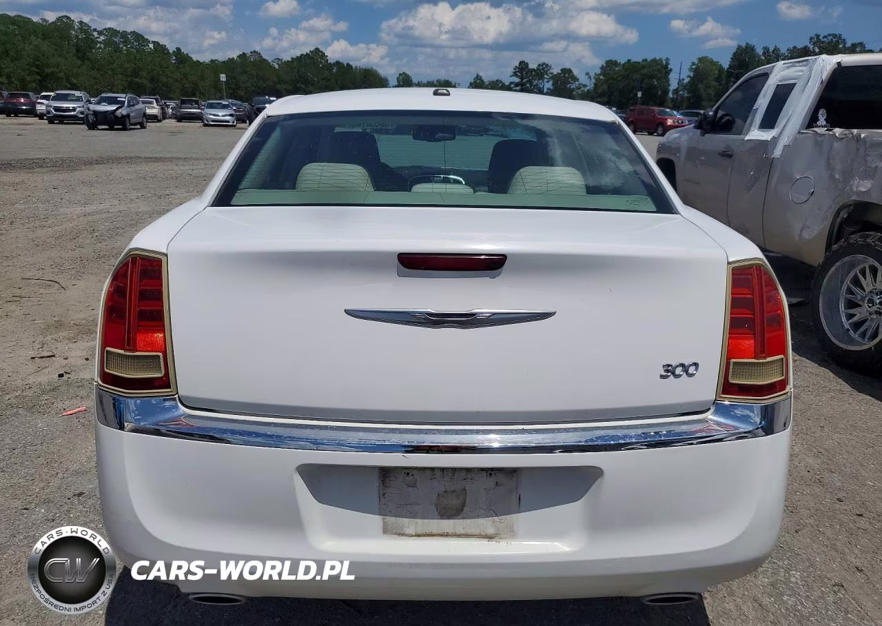 2011 Chrysler 300 VIN:2C3CA4CG2BH574726 - 6