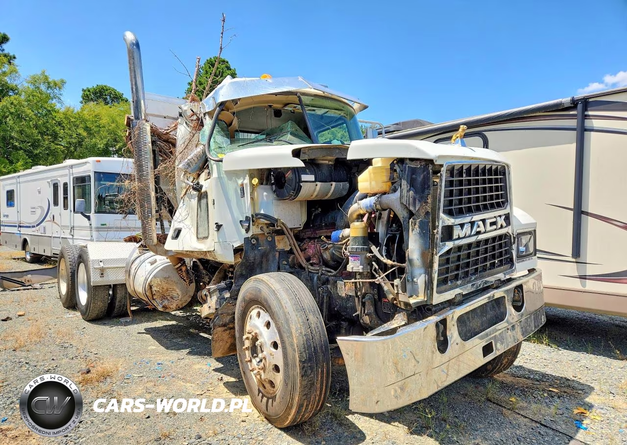 2022 Mack Pinnacle Semi Truck VIN:1M1PN4GY6NM010311 - 4